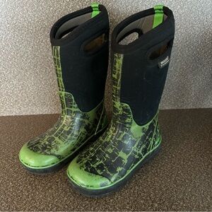 Bogs Youth Kids Green and Black Boots Size 1